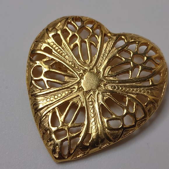 Large Metal Gold Tone Heart Brooch - Picture 6 of 16